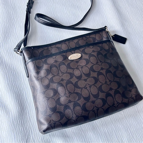 COACH SIGNATURE FILE BAG (F34938) - Picture 4 of 6